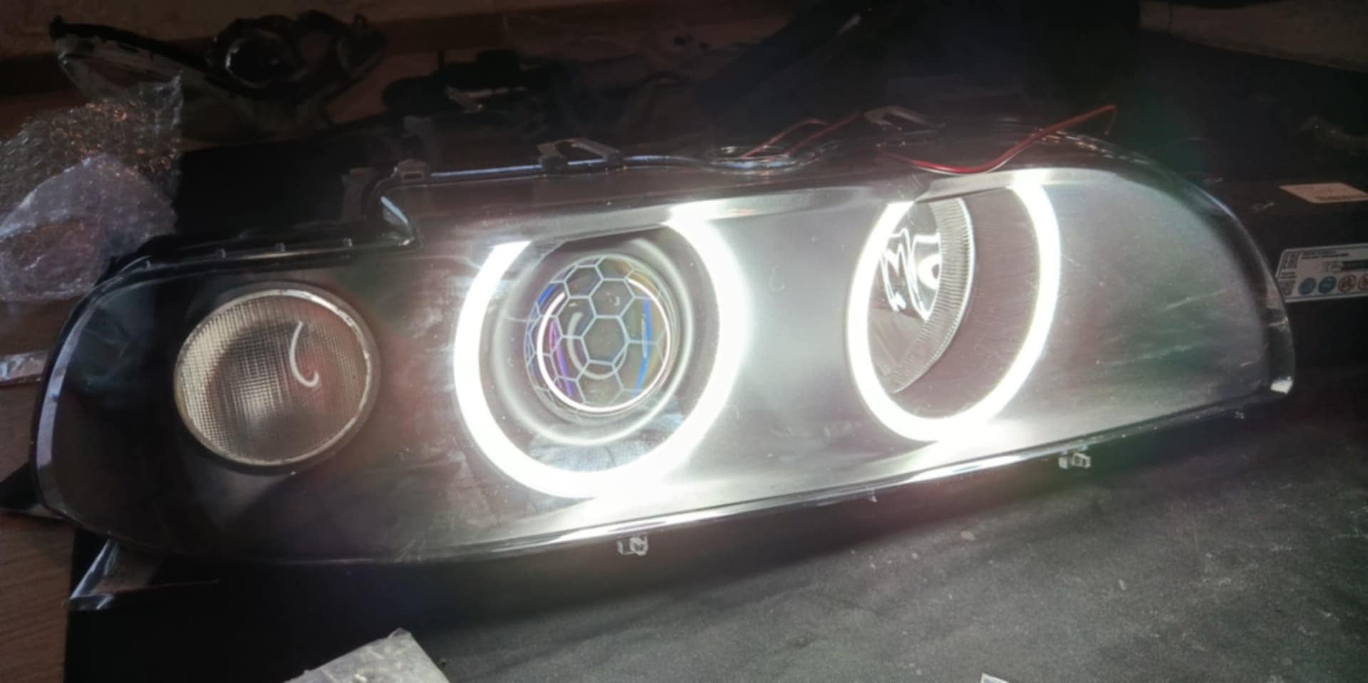 BMW E39 esituli – detail